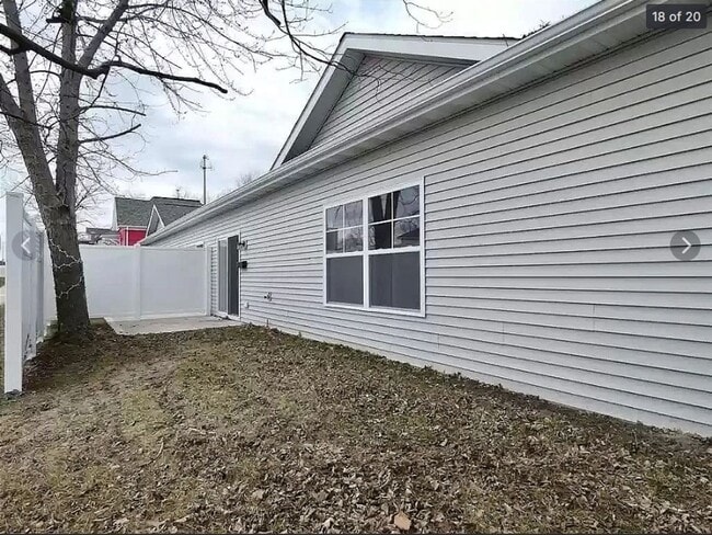 Building Photo - Rent: $1950 - 3 Bed House