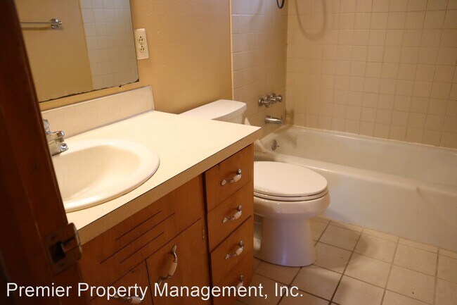 Building Photo - 1 br, 1 bath House - 2321 E. 16th St