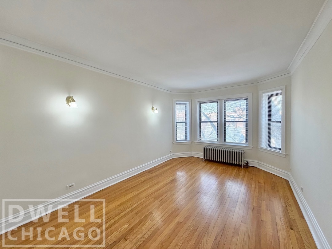 Building Photo - 1909 W Larchmont Ave