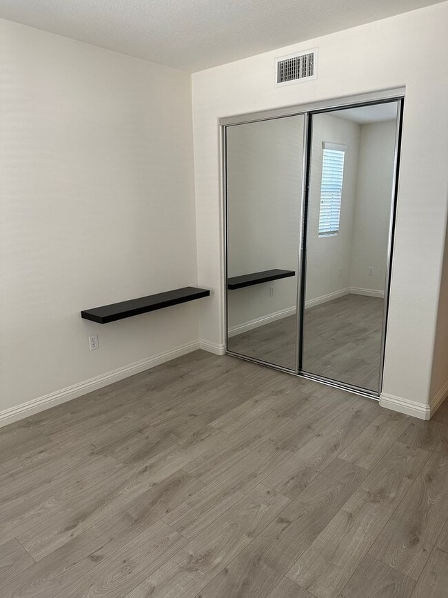 Building Photo - 3 bed  + Loft / 3.5 bath in Placentia, Ora...