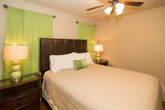 Building Photo - 108 Park Pl