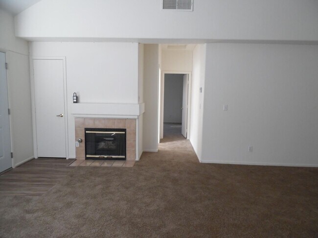 Building Photo - 5125 W Reno Ave