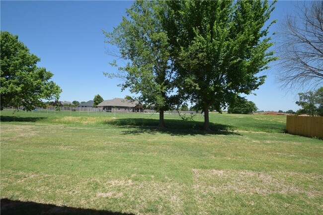 Building Photo - 322 Texas Ave