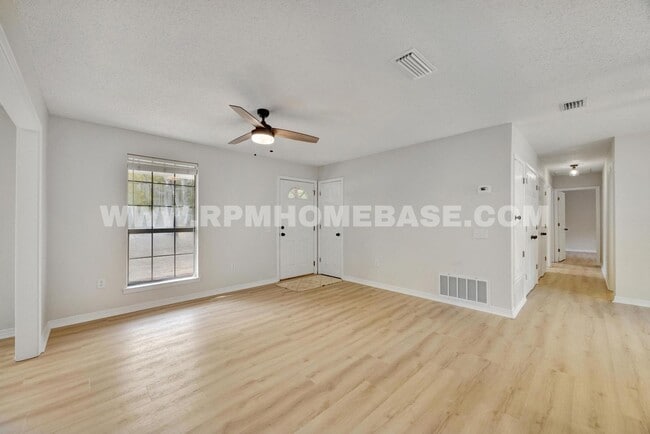Building Photo - Fully Renovated 5-Bedroom Home with Modern...