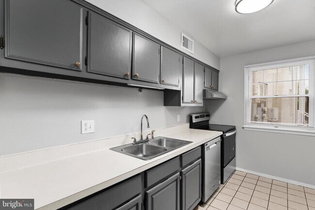 Building Photo - 4341 Carlisle Pike