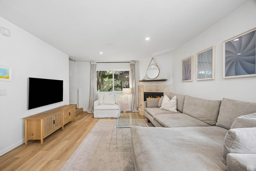 Building Photo - 11734 Avon Way