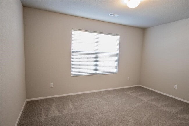 Building Photo - 1541 Scotland Dr