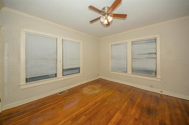 Building Photo - 902 S Oak Cliff Blvd