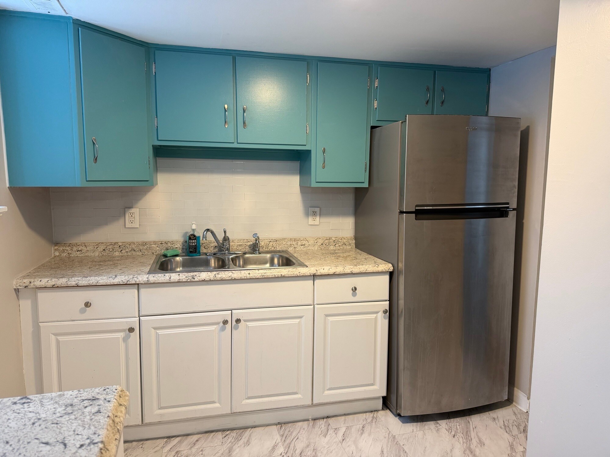 Building Photo - 235 Argus Dr