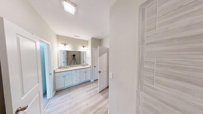 Building Photo - Wimbledon Village Cottages, Unit 13