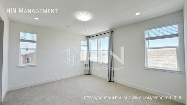 Building Photo - 1713 Central Pkwy
