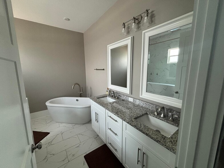 Building Photo - 3451 SW Loggerhead Ct