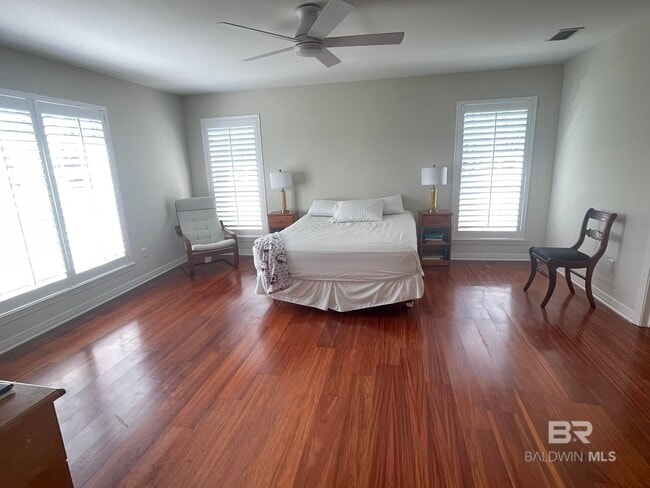 Building Photo - 35405 Pine Rd S