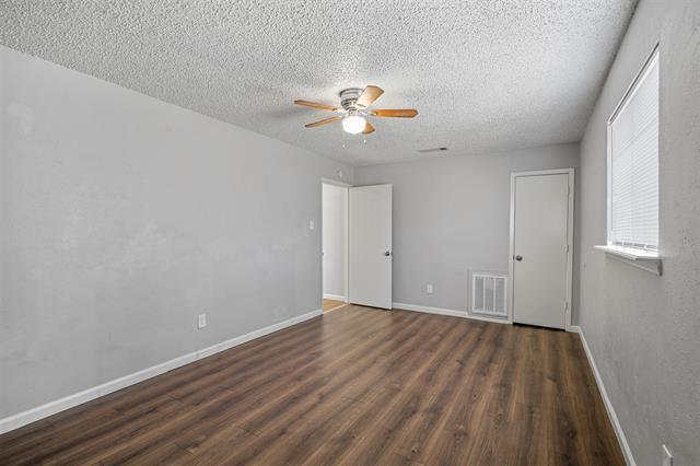Building Photo - 722 Prairie Creek Dr