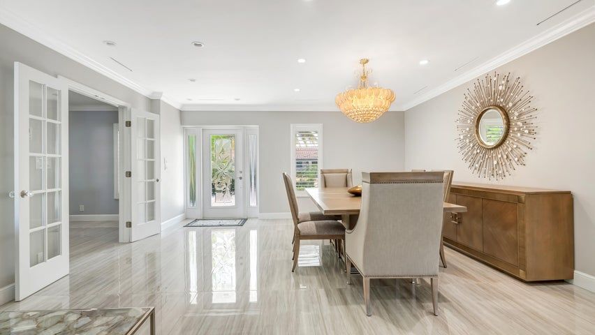 Building Photo - 831 Dover St