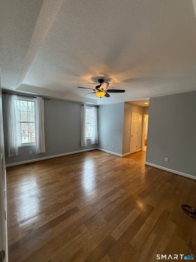 Building Photo - 104 Valley View Rd