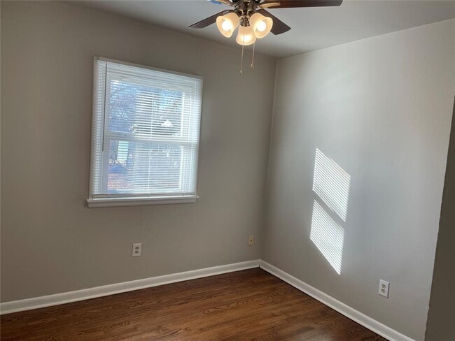 Building Photo - 228 W 9th St