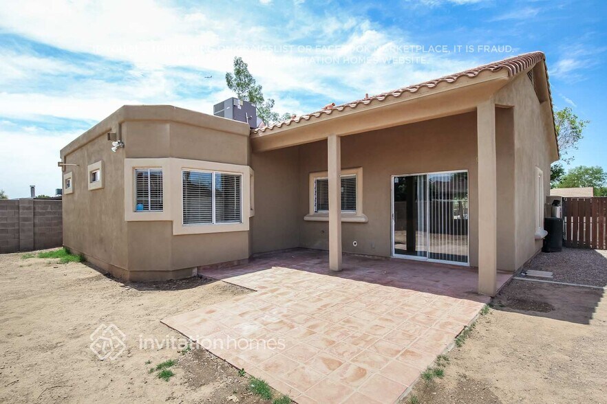 Building Photo - 1017 N 61st Dr