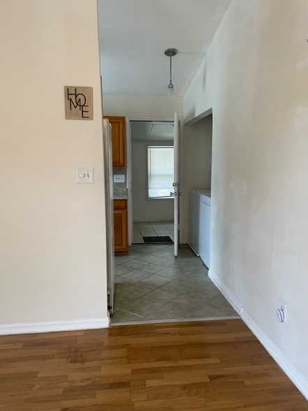 Building Photo - 2001 Peppertree St