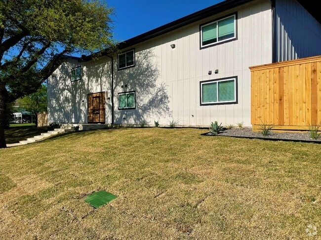 Building Photo - Hoskins 90 at Bishop Ridge