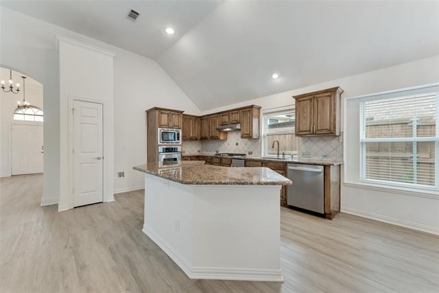 Building Photo - 4008 Daden Oaks Dr