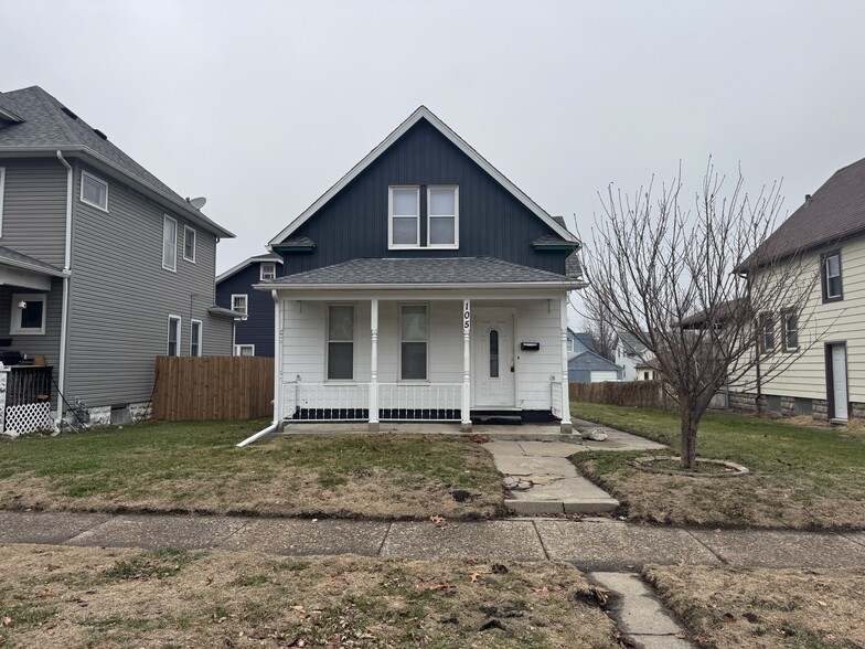 Building Photo - 105 6th Ave