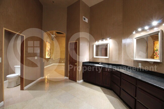 Building Photo - 15118 E Camelview Dr