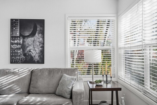 Building Photo - 2604 Juan St