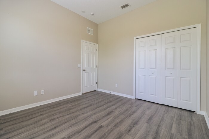 Building Photo - 2359 Old Oak Trail