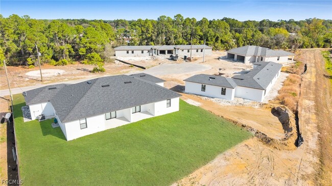 Building Photo - 4989 Fairway Ct