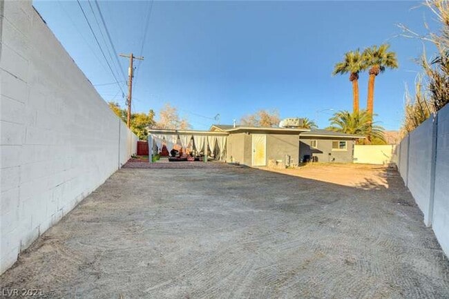 Building Photo - SUPER SWEET HOME WITH CASITA, NO HOA