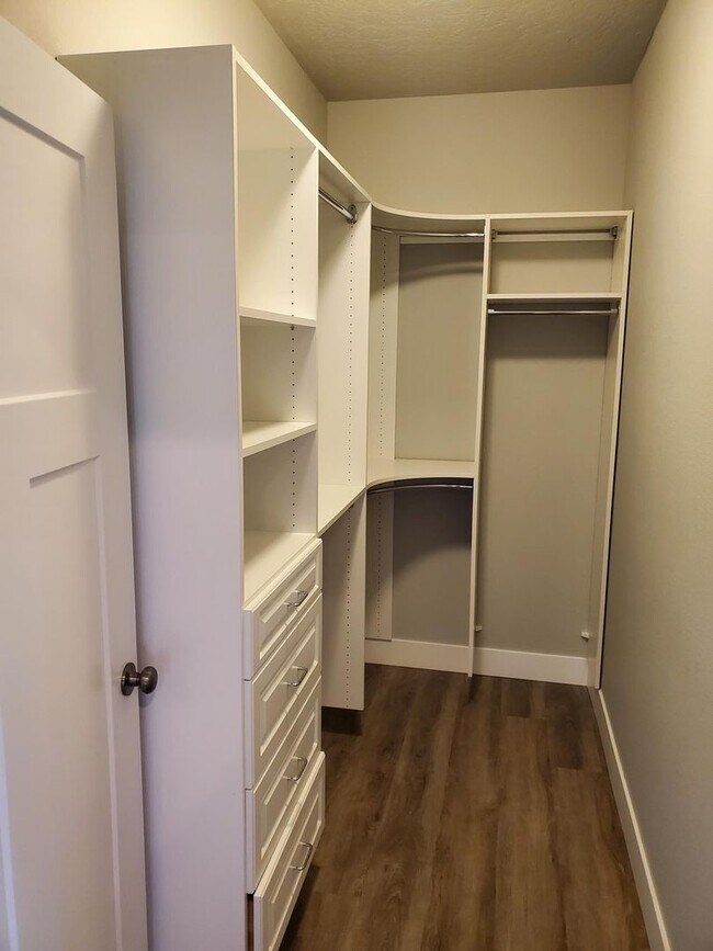 Building Photo - Craftsman 1 Story Zero Step House