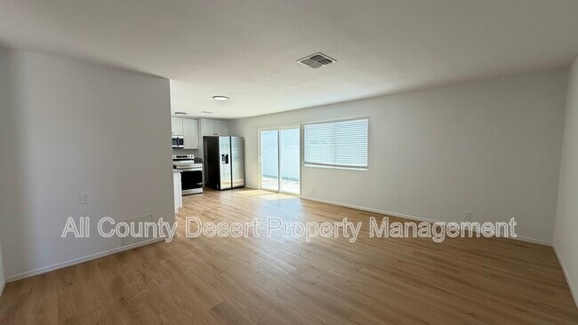 Building Photo - 78601 Ave 42