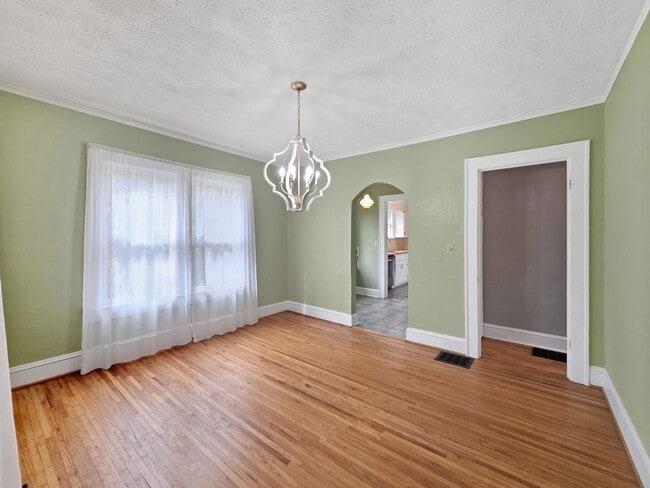 Building Photo - Charming East Point Duplex with Modern Updates & Private Yard - Housing Vouchers accepted