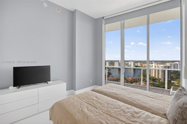 Building Photo - 4100 Island Blvd