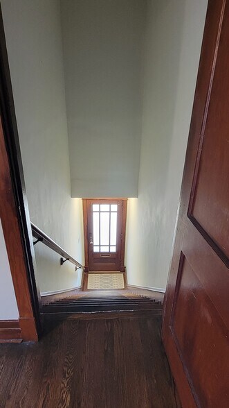 Building Photo - 5537 Holly Hills Ave