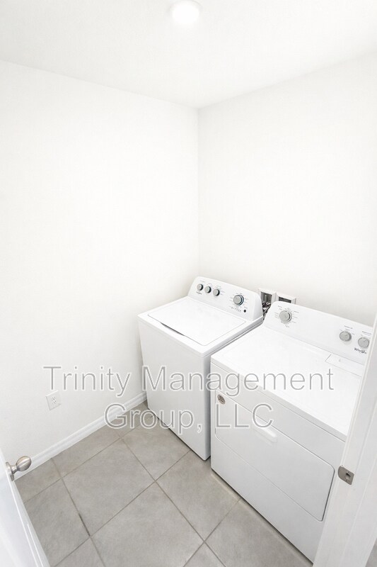 Building Photo - 36350 Spanish Rose Dr