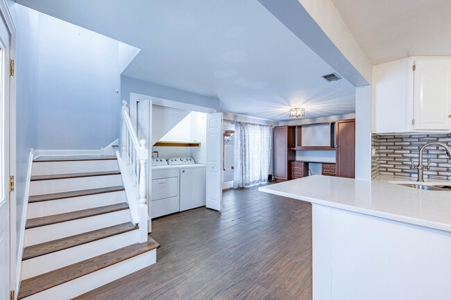 Building Photo - 8912 S Ryan Rd