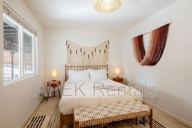 Building Photo - 61493 Desert Air Rd