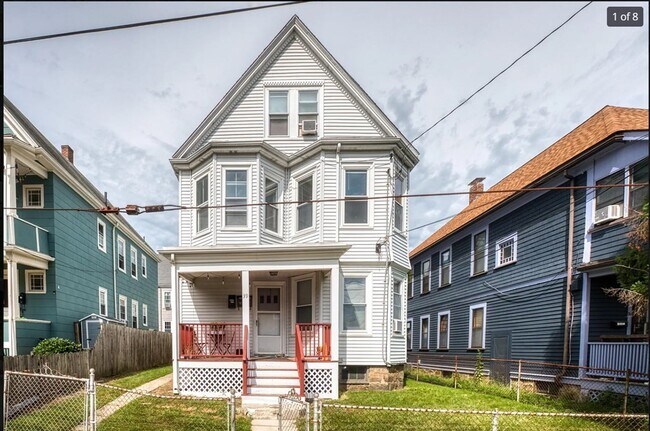 Building Photo - 39 Etna St