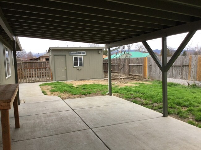 Building Photo - Cute Home in Great Southwest Neighborhood!