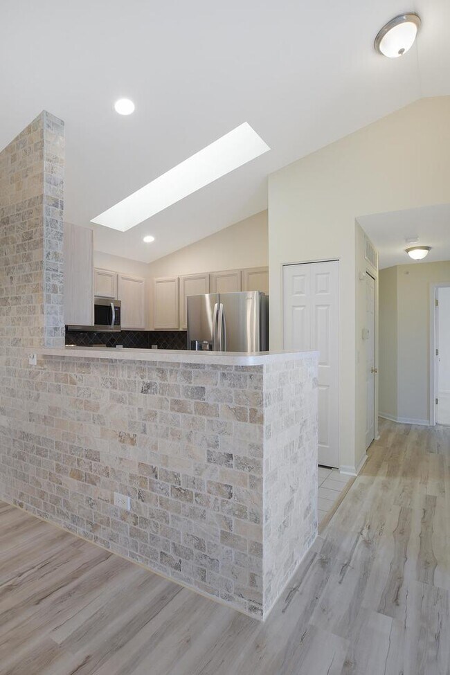 Building Photo - 670 Mill Cir