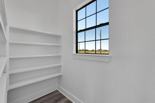 Building Photo - 519 Chuckwagon Trail