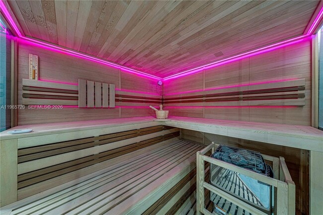 Building Photo - 420 N Hibiscus Dr