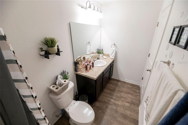 Building Photo - 844 Grandin St