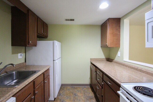 Building Photo - 603 S Trenton Ave