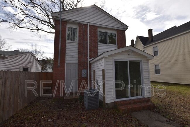 Building Photo - 1324 W 38th St