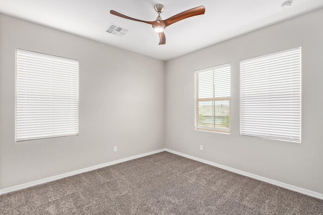 Building Photo - 1667 S Wallrade Ln