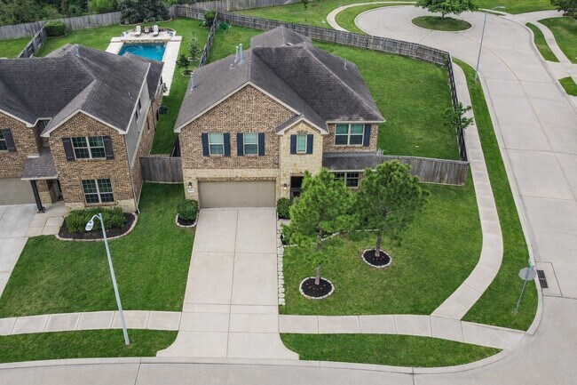 Building Photo - 9651 Thimbleweed Dr