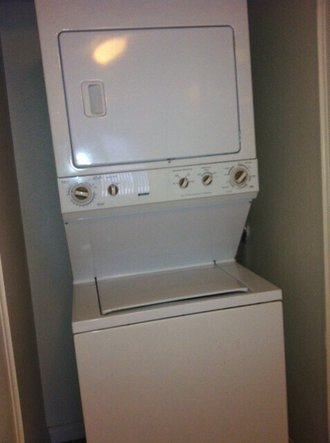 Building Photo - Ground Floor Condominium minutes to UNLV/2 Bed/2 Bath